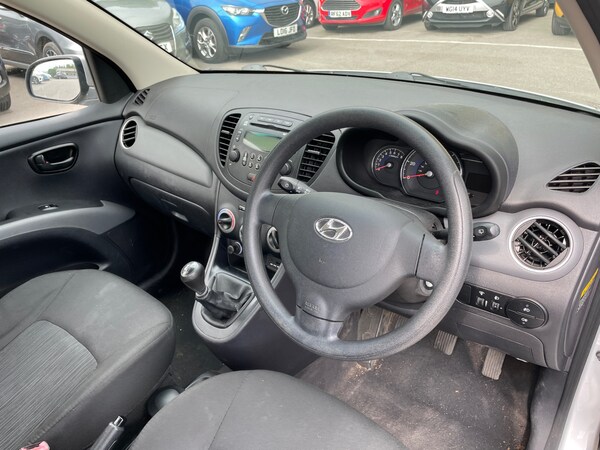 Used Hyundai i10 2011 for sale - 74902853: Photo 11