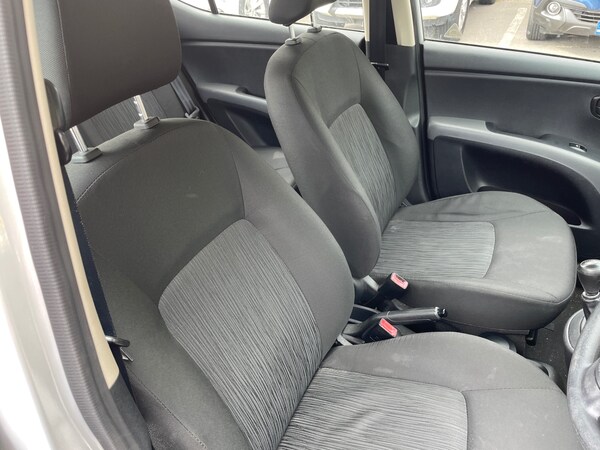 Used Hyundai i10 2011 for sale - 74902853: Photo 12