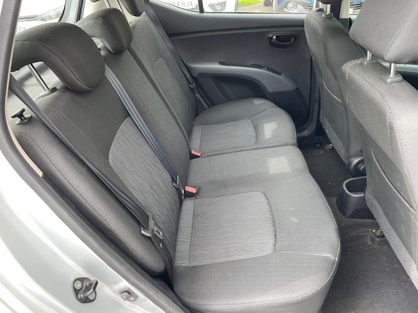 Used Hyundai i10 2011 for sale - 74902853: Photo 13
