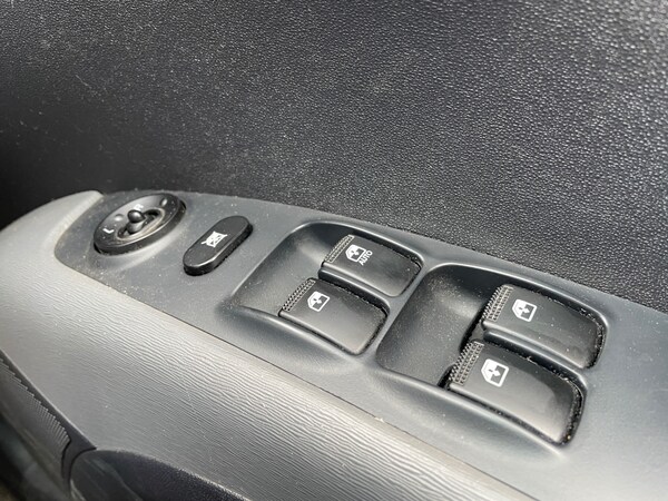 Used Hyundai i10 2011 for sale - 74902853: Photo 17