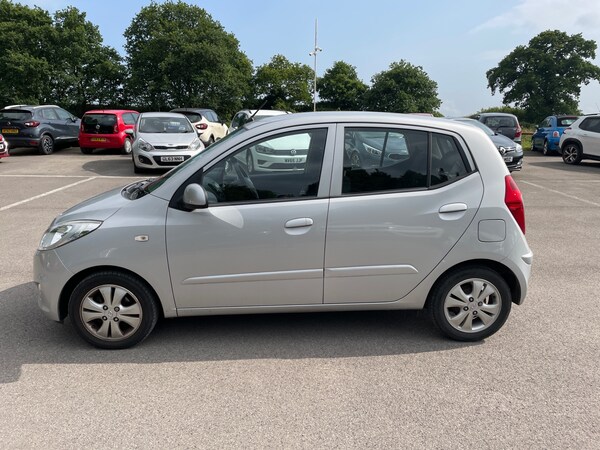 Used Hyundai i10 2011 for sale - 74902853: Photo 7