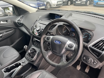 Used Ford Kuga 2015 for sale - 76104456: Photo