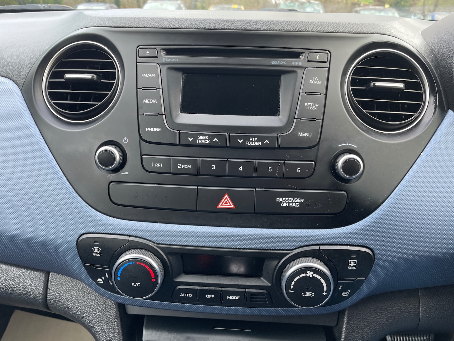 Used Hyundai i10 2015 for sale - 77351008: Photo 15