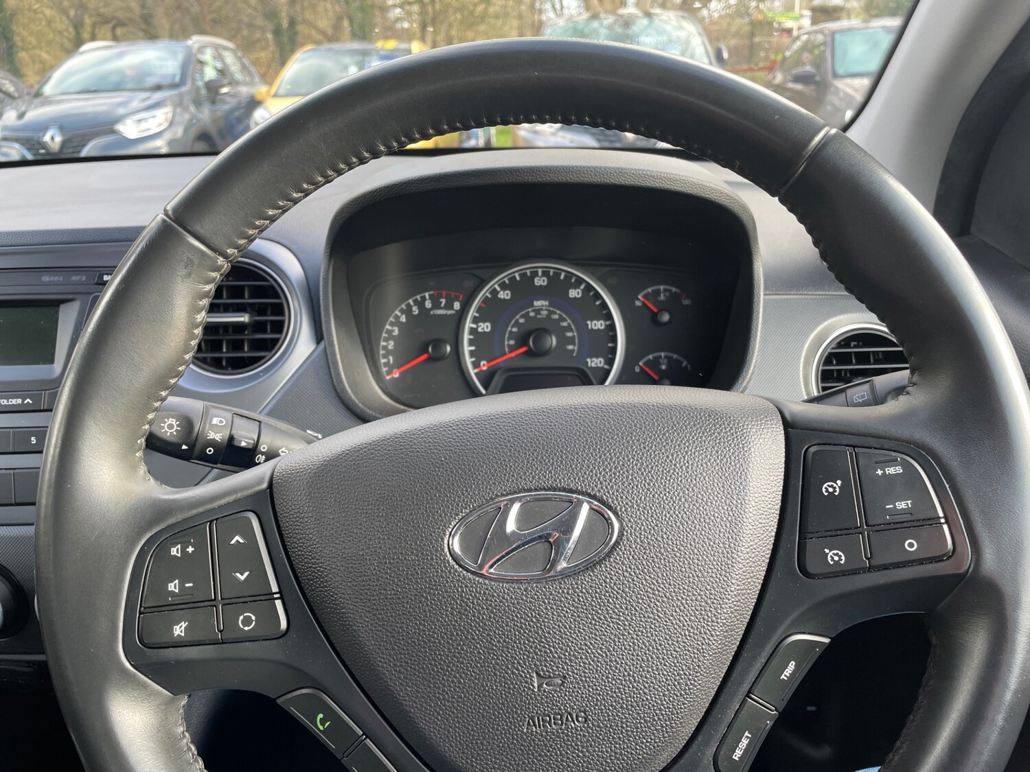 Used Hyundai i10 2019 for sale - 77260632: Photo 14