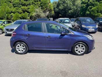 Used Peugeot 208 2014 for sale - 75215525: Photo