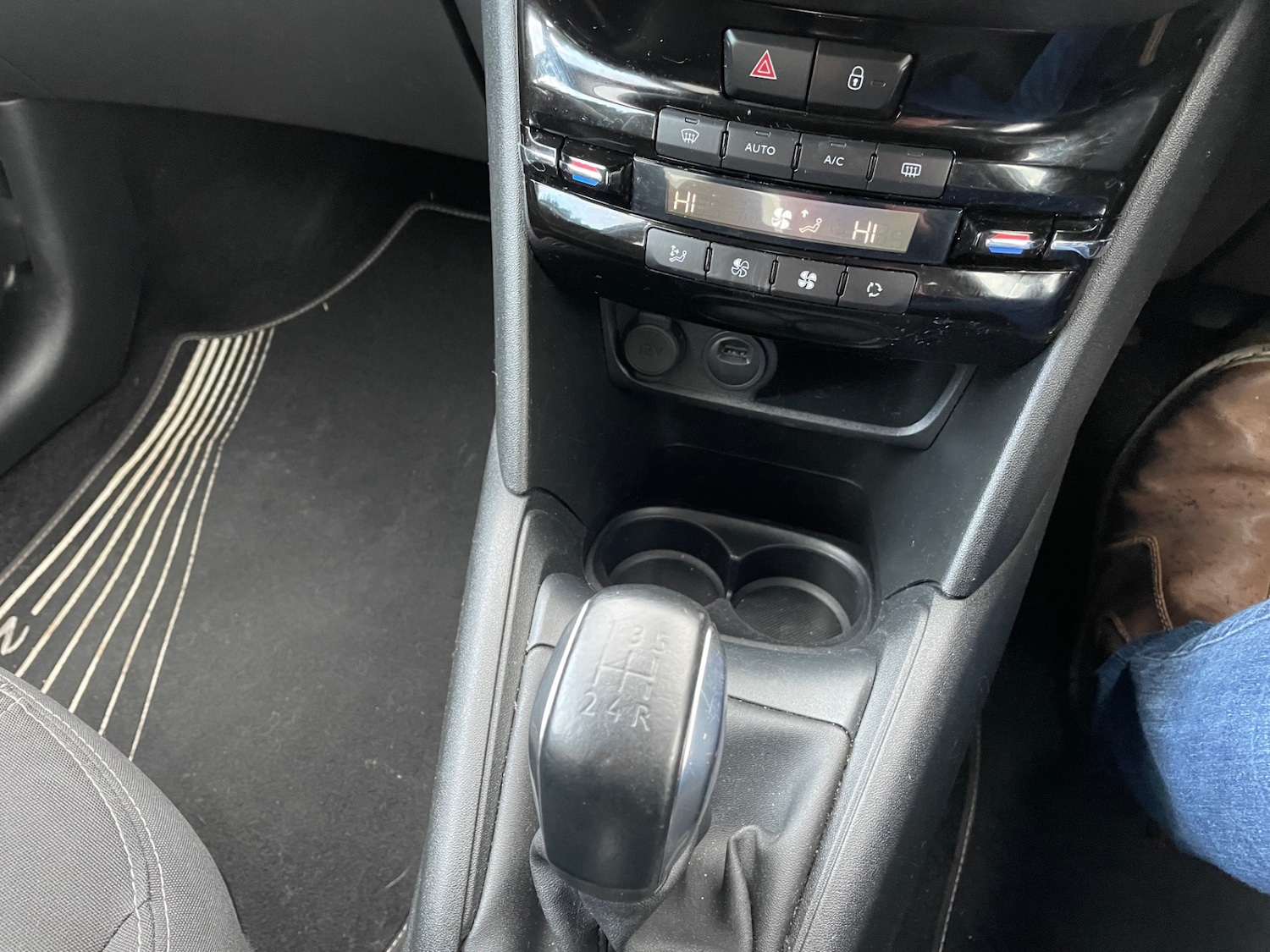 Used Peugeot 208 2019 for sale - 76451840: Photo 12