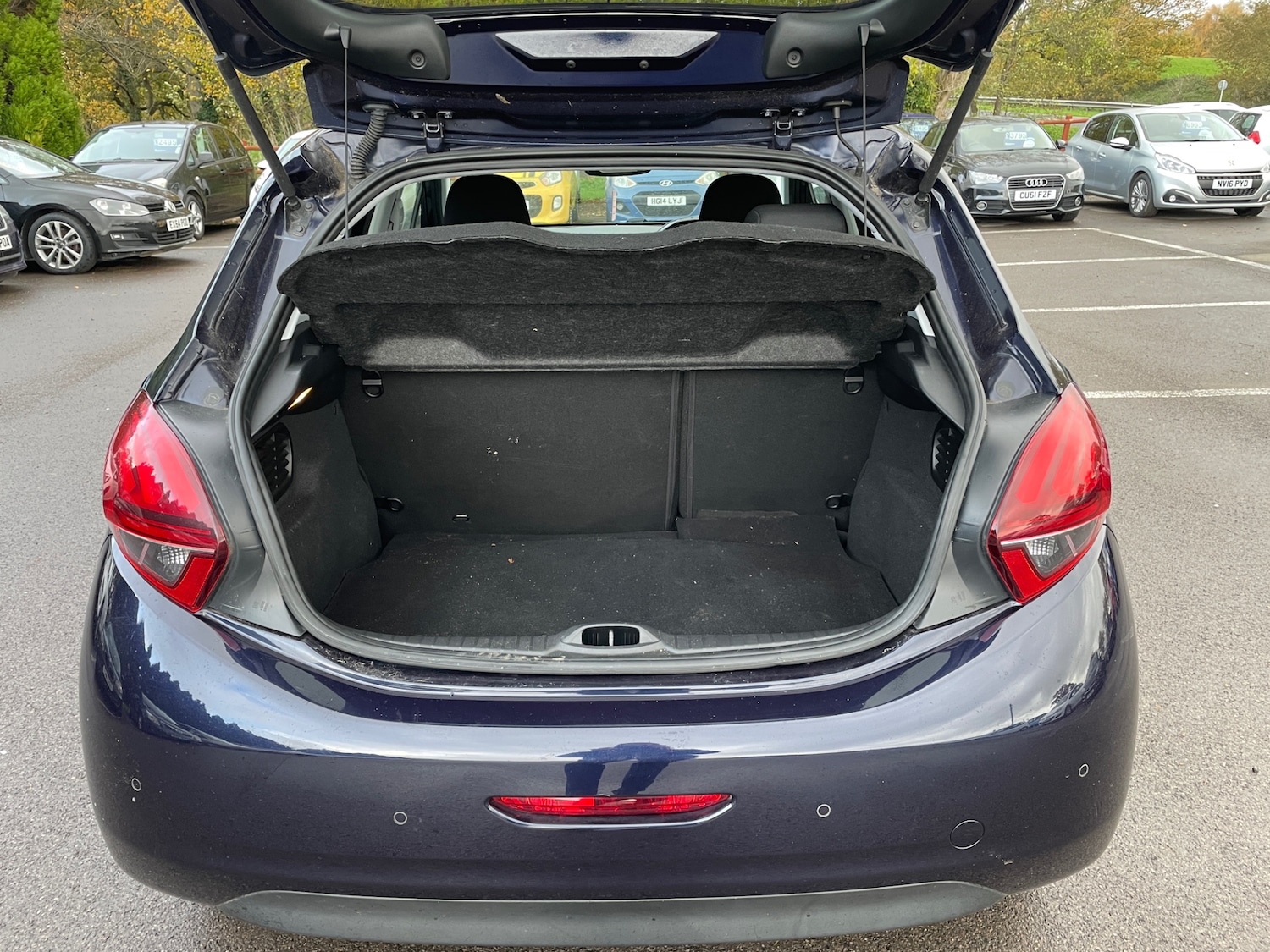 Used Peugeot 208 2019 for sale - 76451840: Photo 5