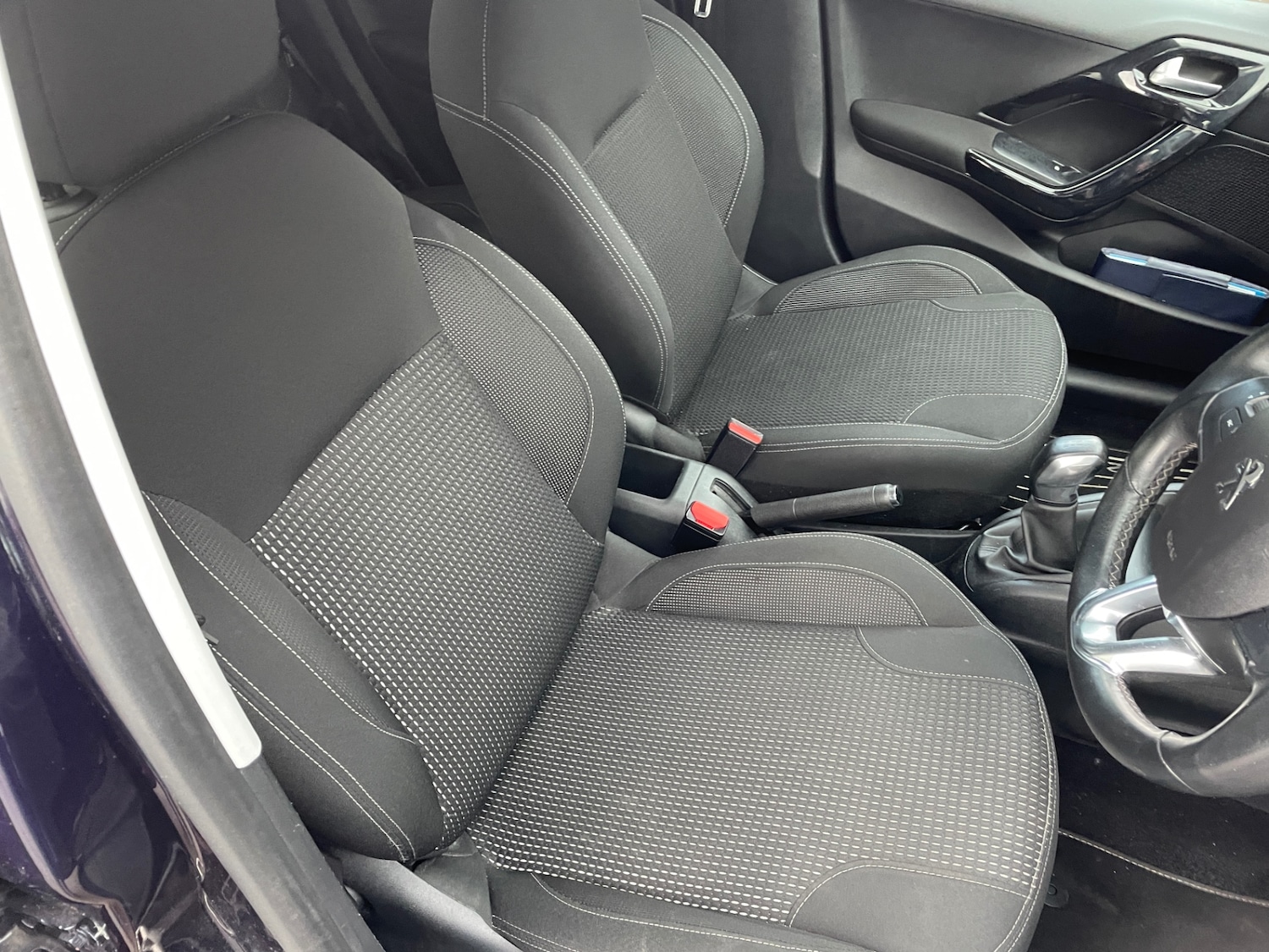 Used Peugeot 208 2019 for sale - 76451840: Photo 8