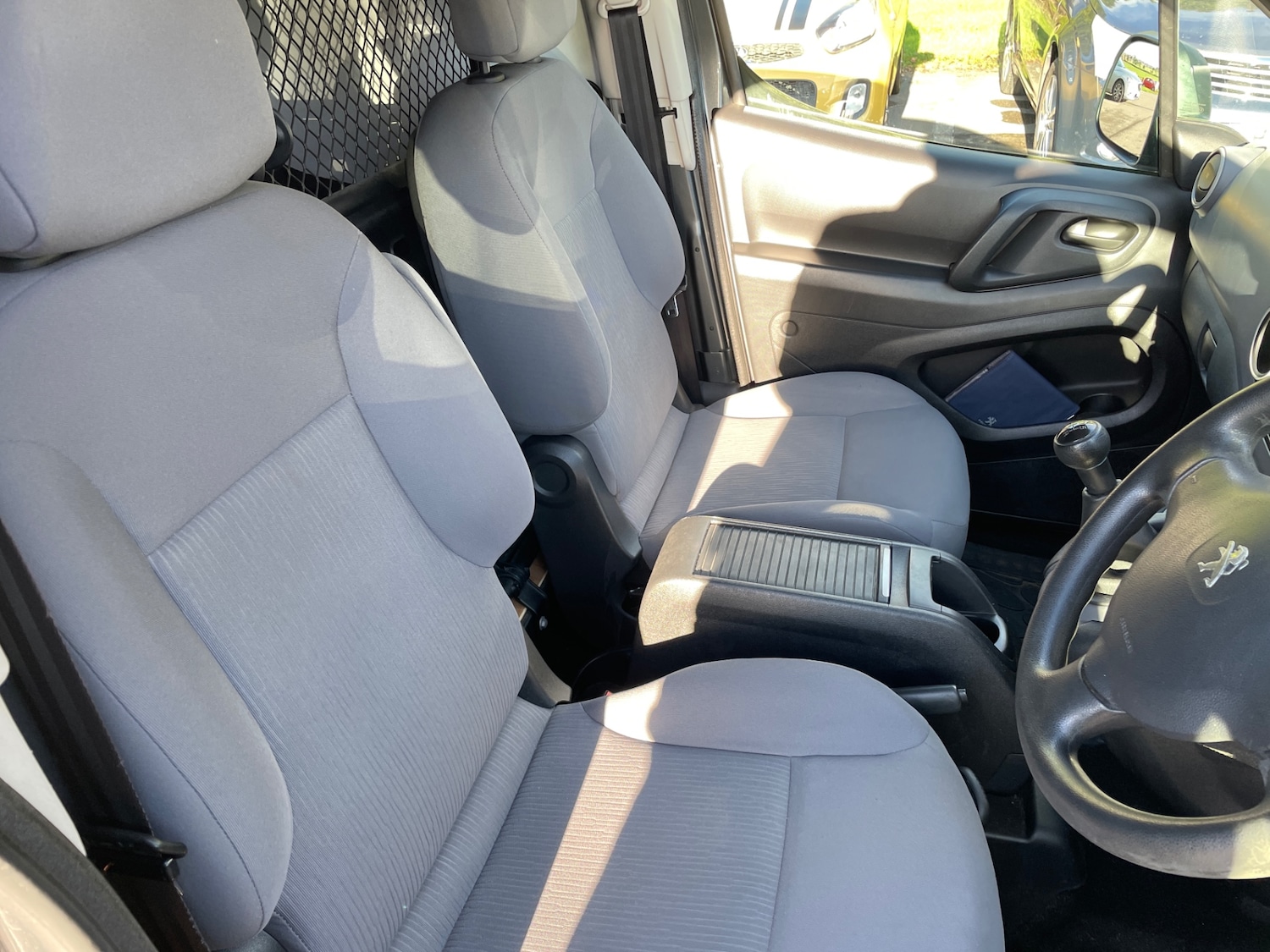 Used Peugeot Partner 2015 for sale - 76693653: Photo 12