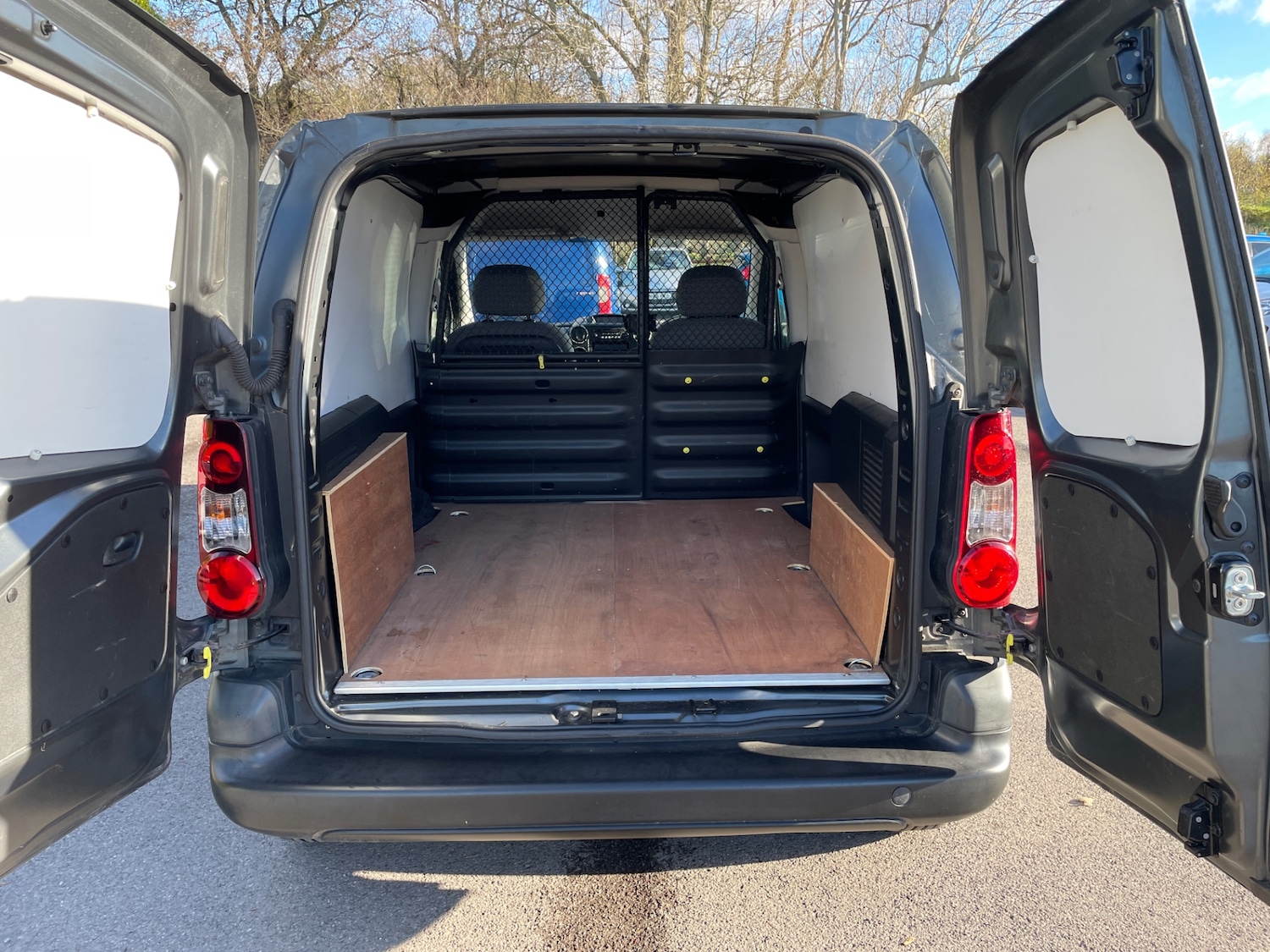 Used Peugeot Partner 2015 for sale - 76693653: Photo 5