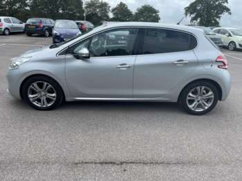 Used Peugeot 208 2013 for sale - 68715880: Photo