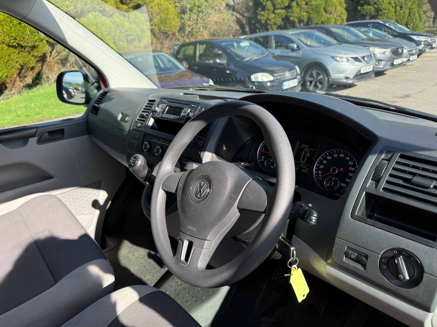 Used Volkswagen Transporter 2015 for sale - 77715447: Photo 15