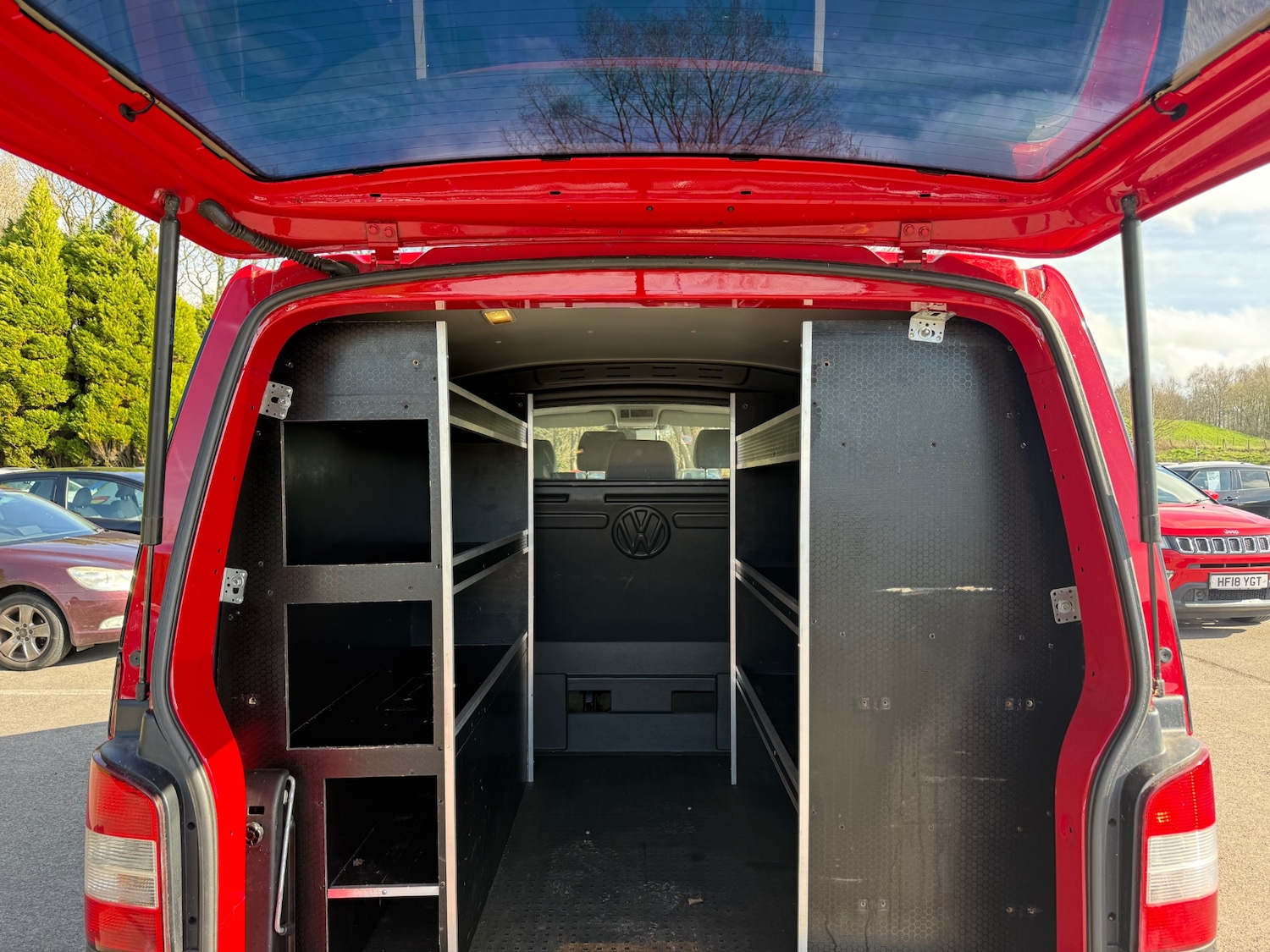 Used Volkswagen Transporter 2015 for sale - 77715447: Photo 5