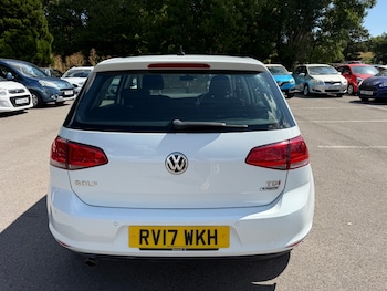 Used Volkswagen Golf 2017 for sale - 79099879: Photo