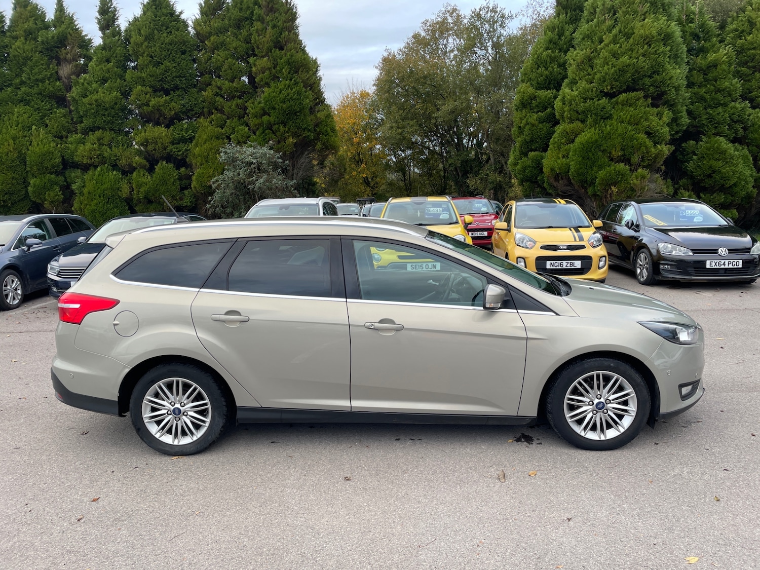 Used Ford Focus 2017 for sale - 76384360: Photo 2