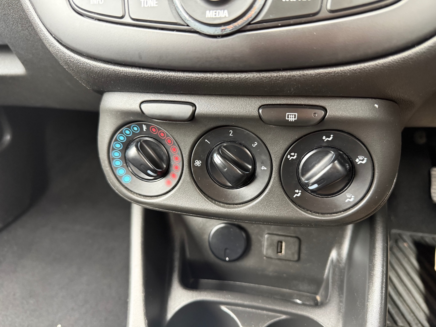 Used Vauxhall Corsa 2015 for sale - 77803436: Photo 15