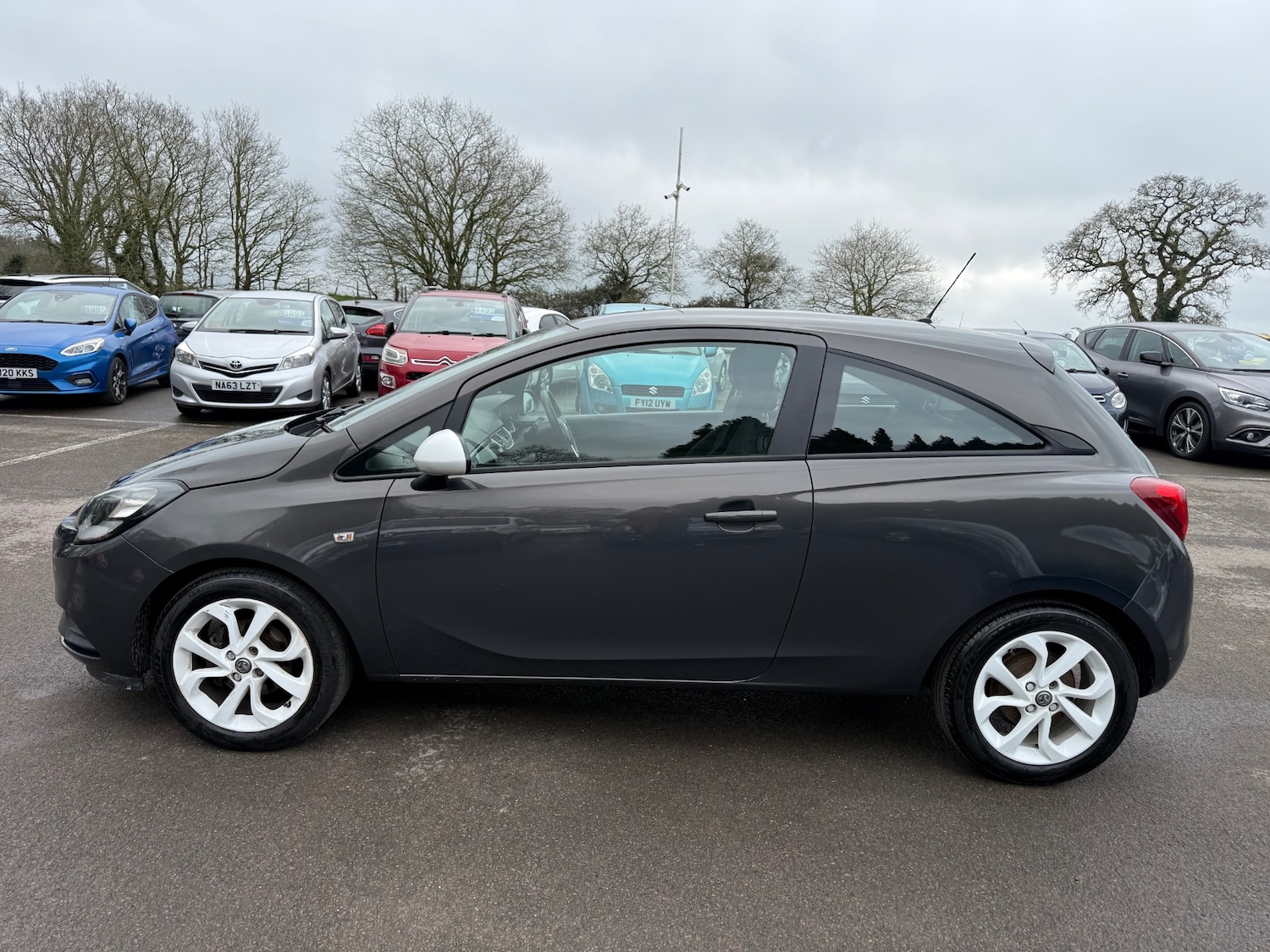 Used Vauxhall Corsa 2015 for sale - 77803436: Photo 2
