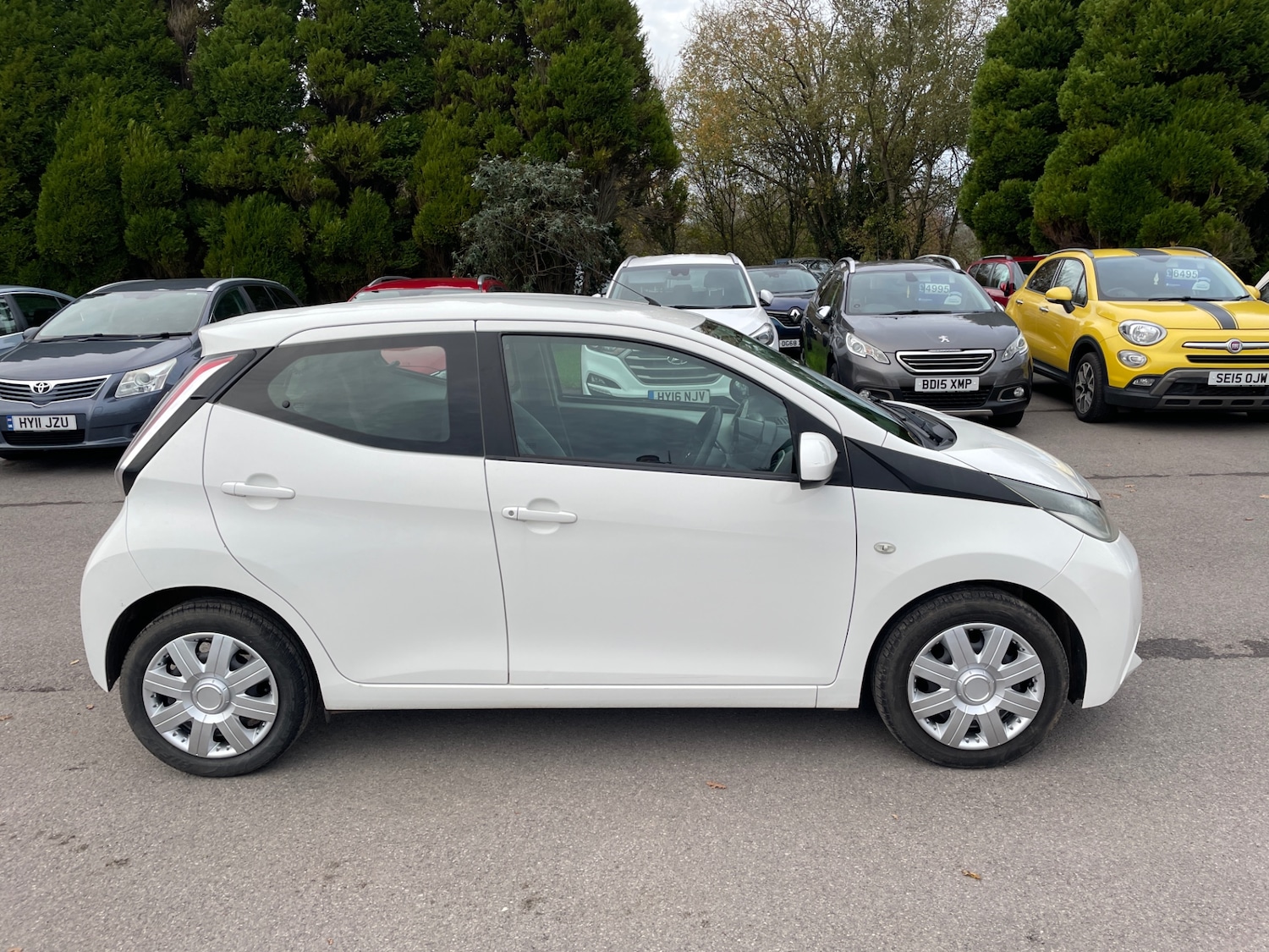 Used Toyota AYGO 2015 for sale - 76577530: Photo 2