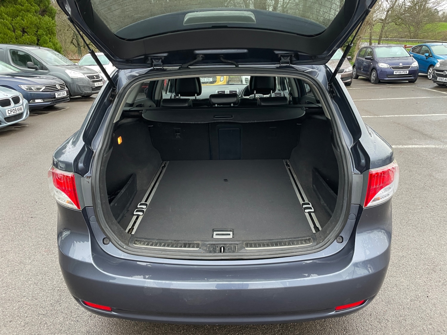 Used Toyota Avensis 2011 for sale - 76968546: Photo 5