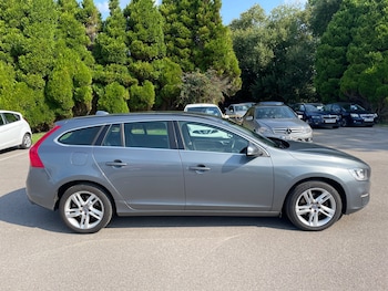 Used Volvo V60 2015 for sale - 75497177: Photo