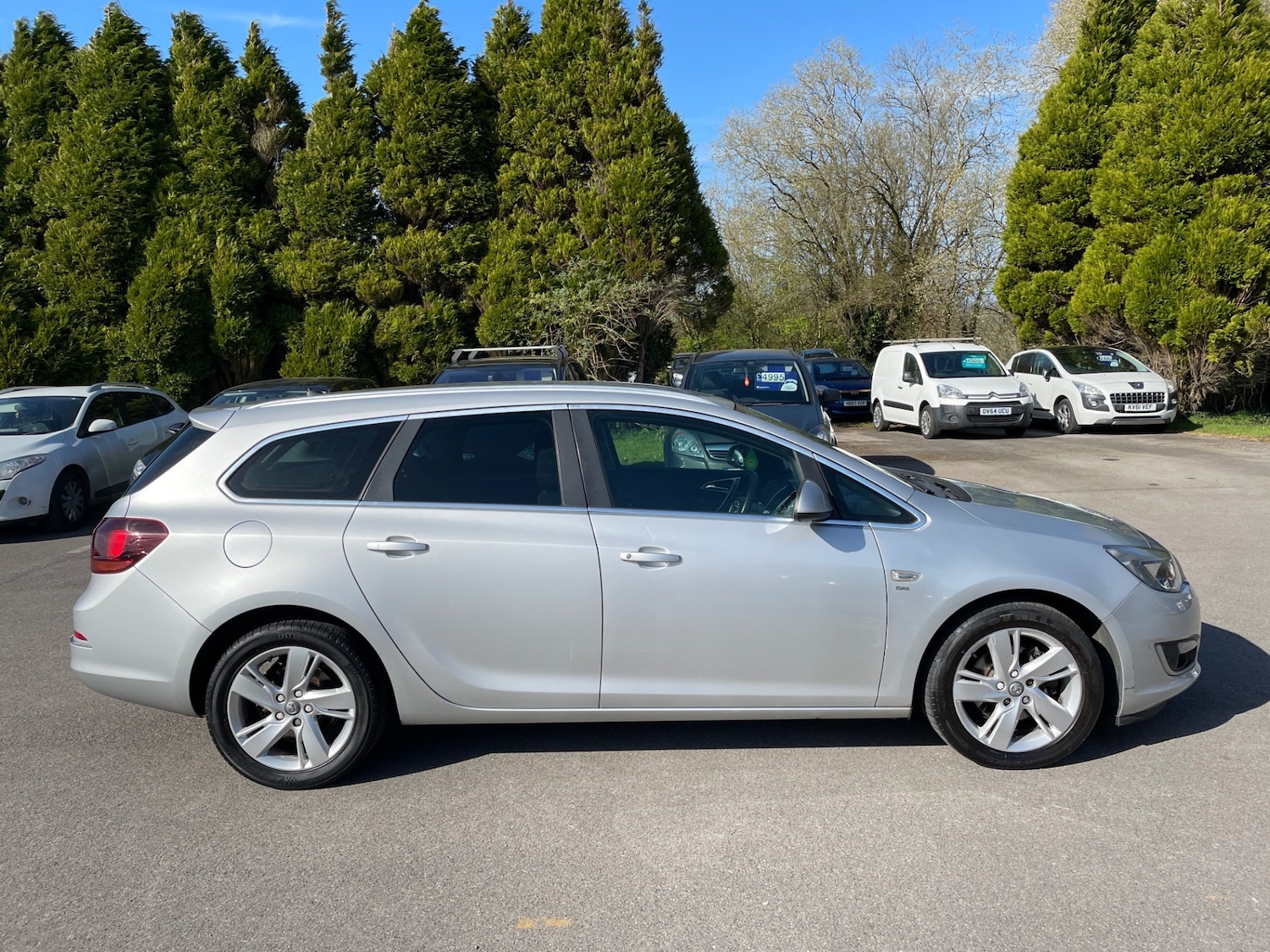 Used Vauxhall Astra 2013 for sale - 76836767: Photo 2
