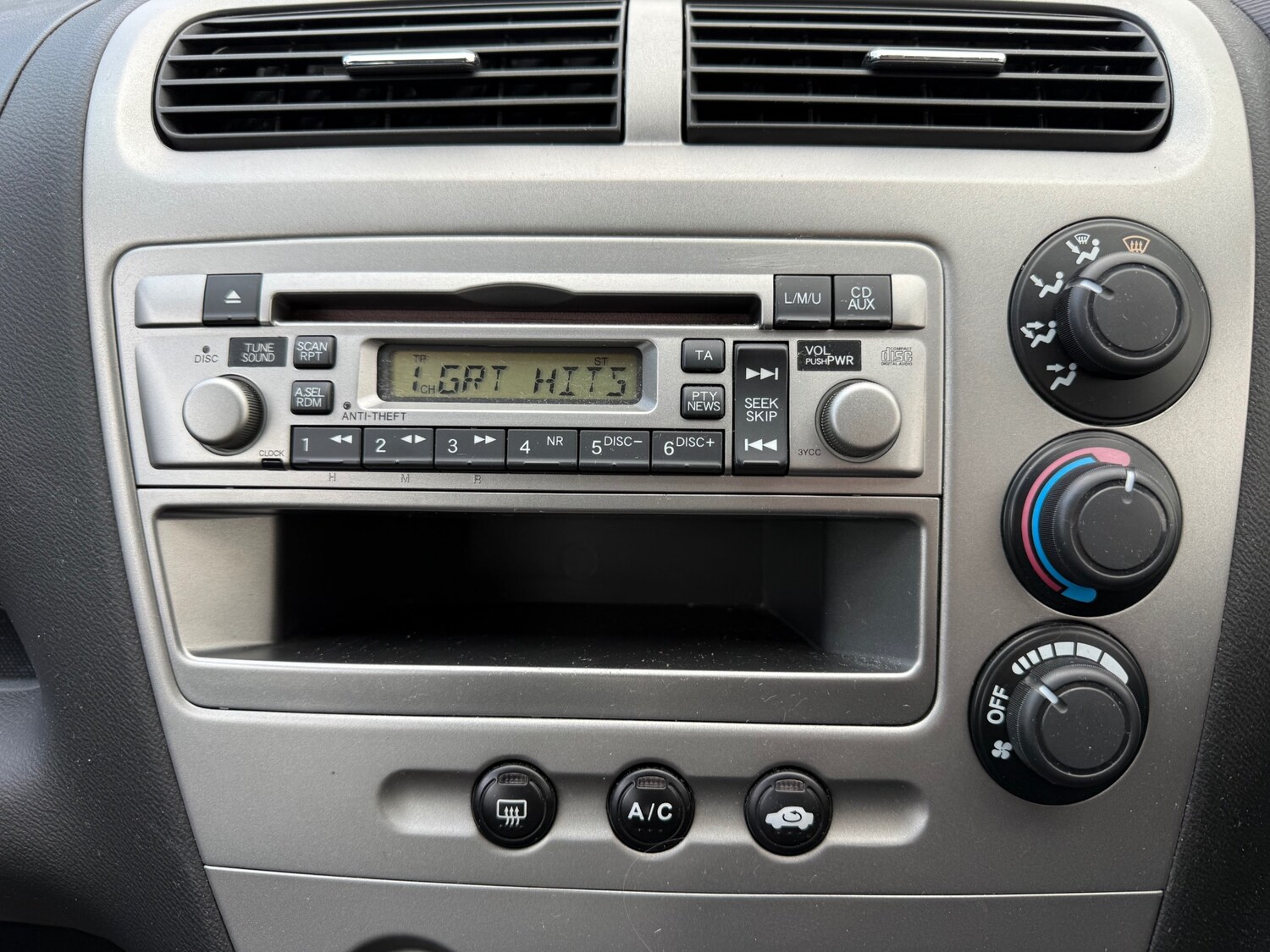 Used Honda Civic 2004 for sale - 77403877: Photo 15