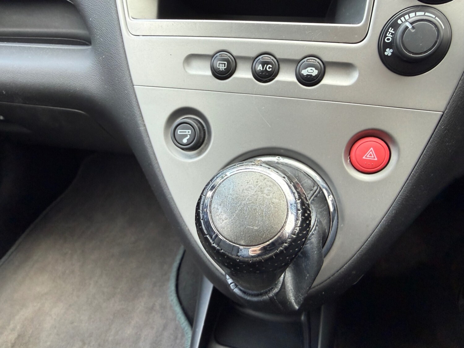 Used Honda Civic 2004 for sale - 77403877: Photo 16