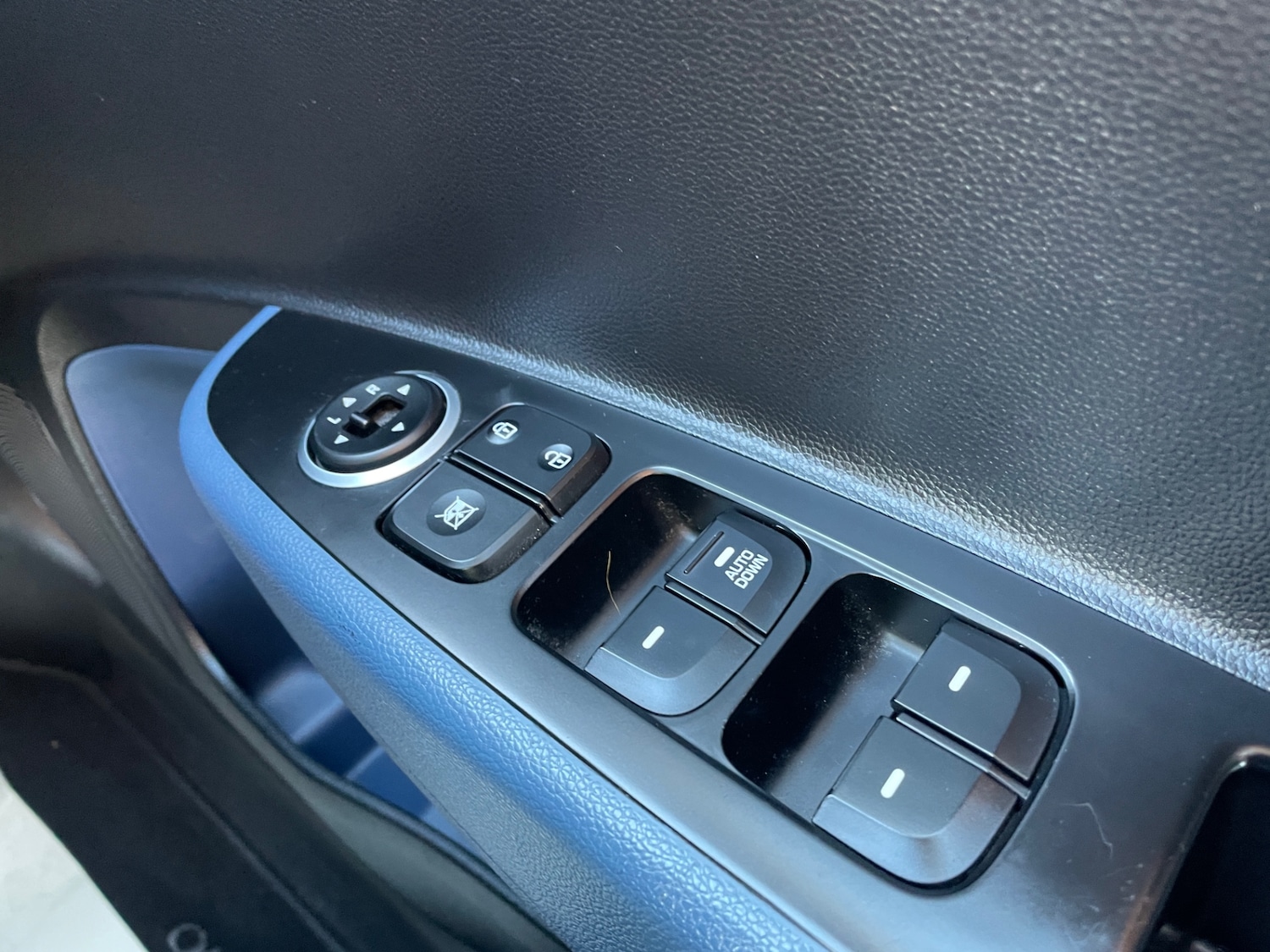 Used Hyundai i10 2016 for sale - 76706216: Photo 17