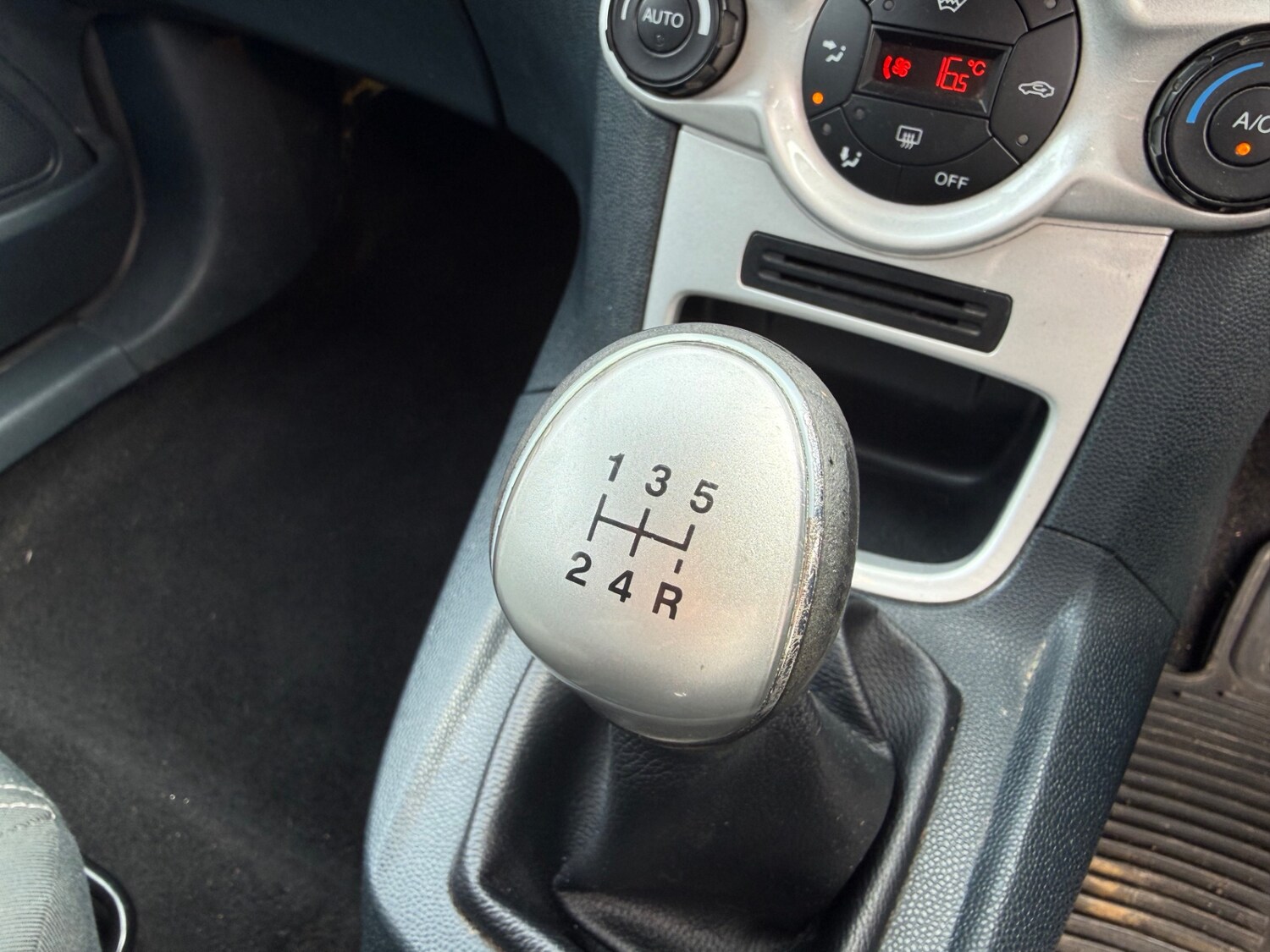 Used Ford Fiesta 2012 for sale - 77983828: Photo 17