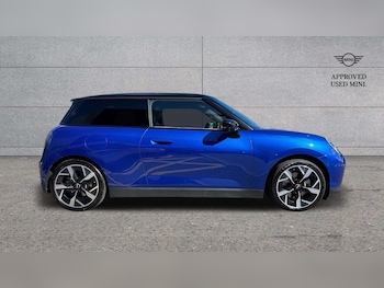 Used MINI Cooper 2024 for sale - 76034916: Photo