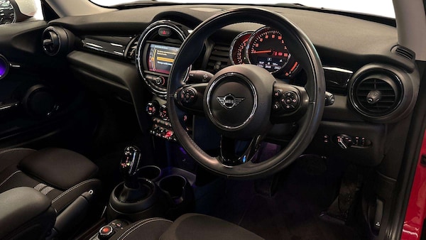 Used MINI Hatch 2019 for sale - 76169991: Photo 8