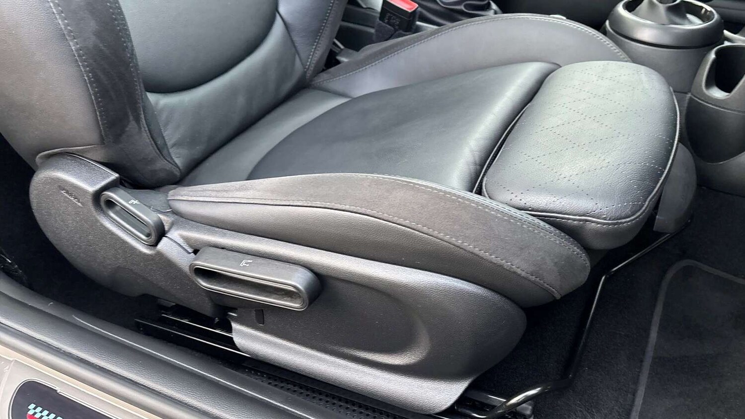 Used MINI Hatch 2022 for sale - 77842440: Photo 28