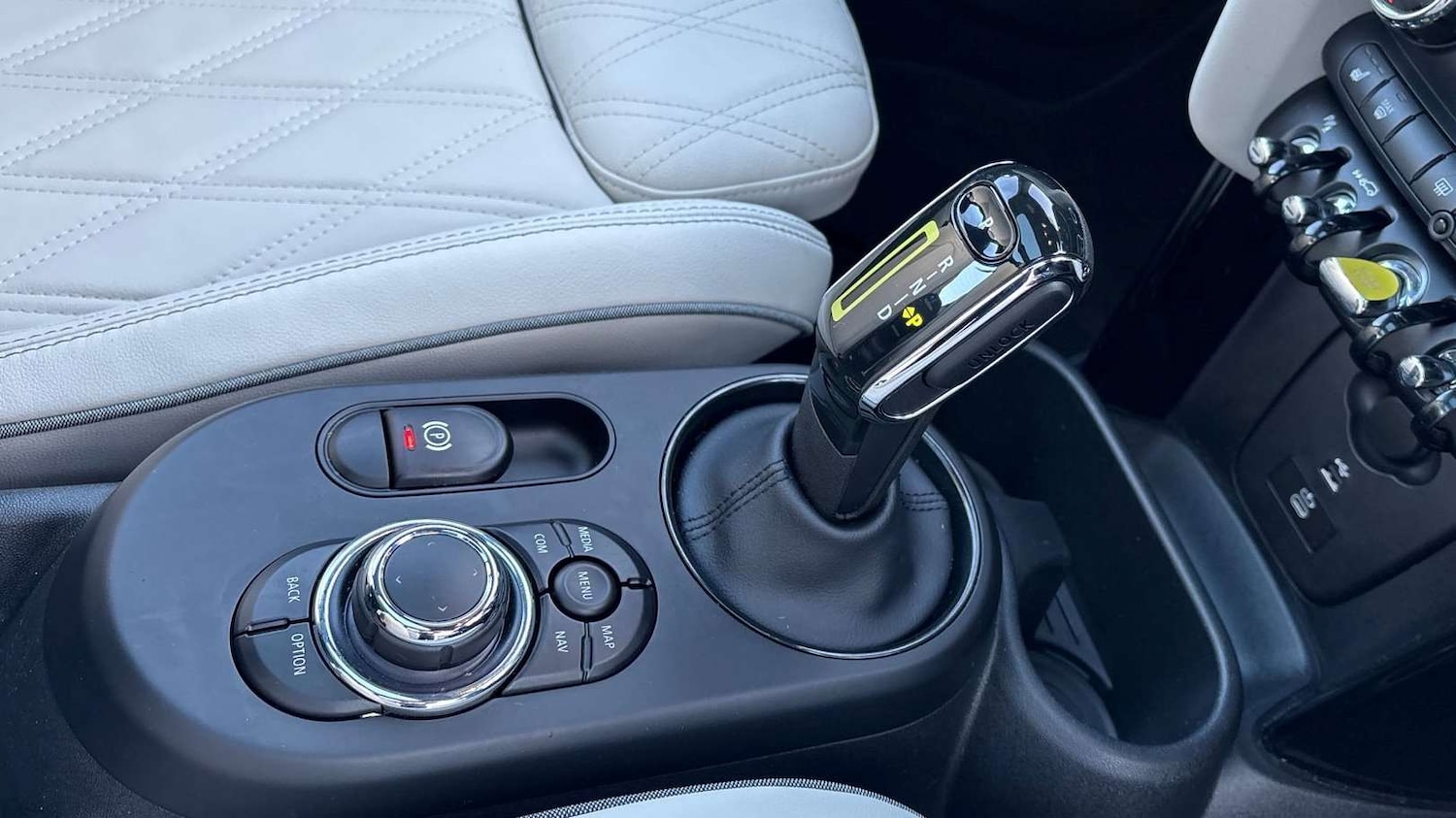 Used MINI Hatch 2022 for sale - 76851583: Photo 12