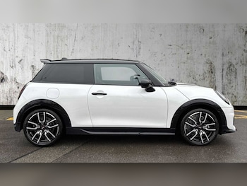Used MINI Cooper 2024 for sale - 75592319: Photo