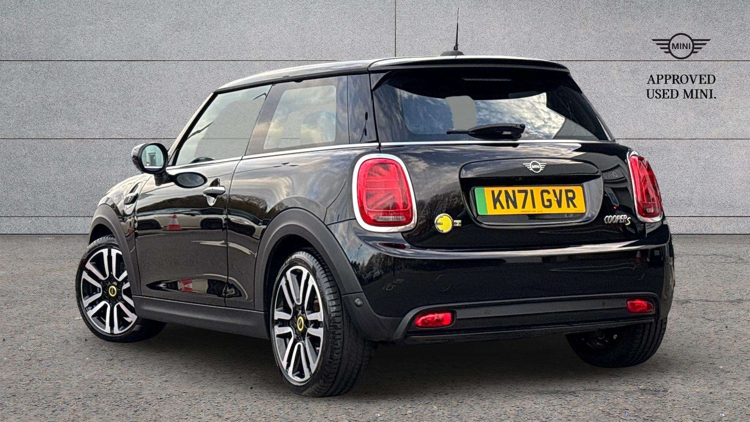 Used MINI Hatch 2021 for sale - 76488060: Photo 2