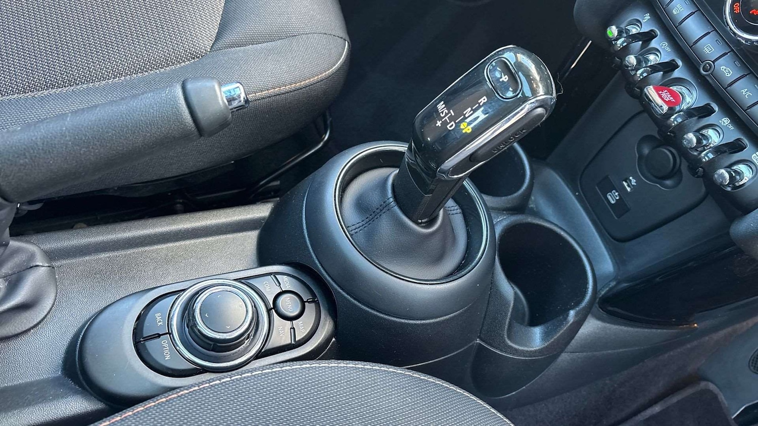 Used MINI Hatch 2022 for sale - 77051403: Photo 12