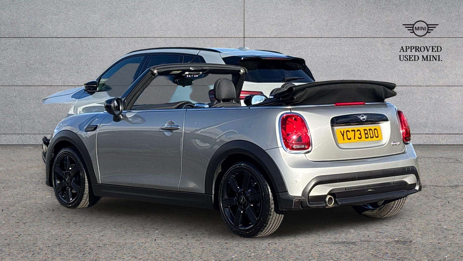 Used MINI Convertible 2023 for sale - 77698713: Photo 2