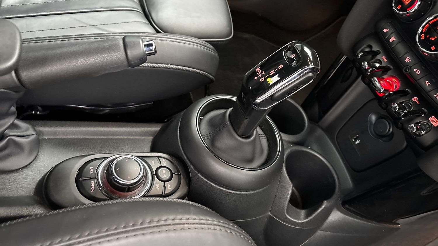 Used MINI Hatch 2022 for sale - 77093399: Photo 12