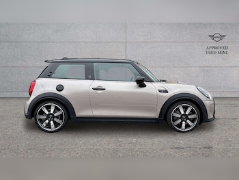 Used MINI Hatch 2022 for sale - 77093399: Photo