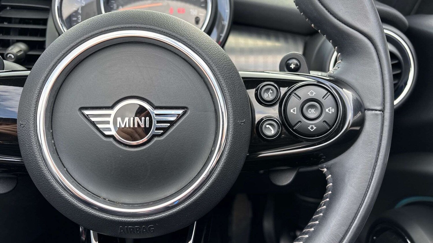Used MINI Convertible 2020 for sale - 77500265: Photo 23