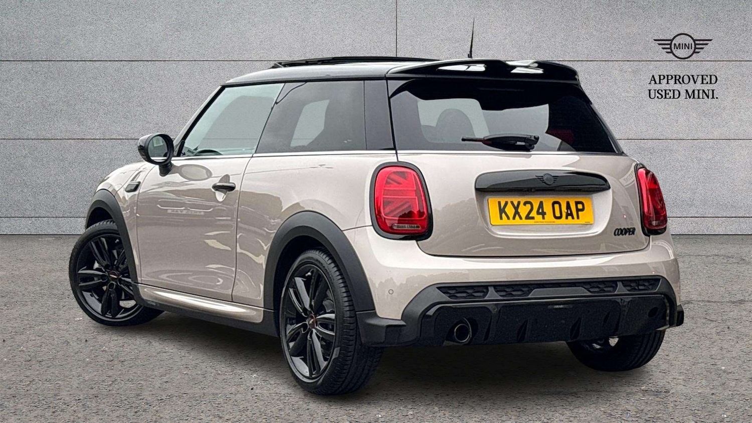 Used MINI Hatch 2024 for sale - 76286396: Photo 2