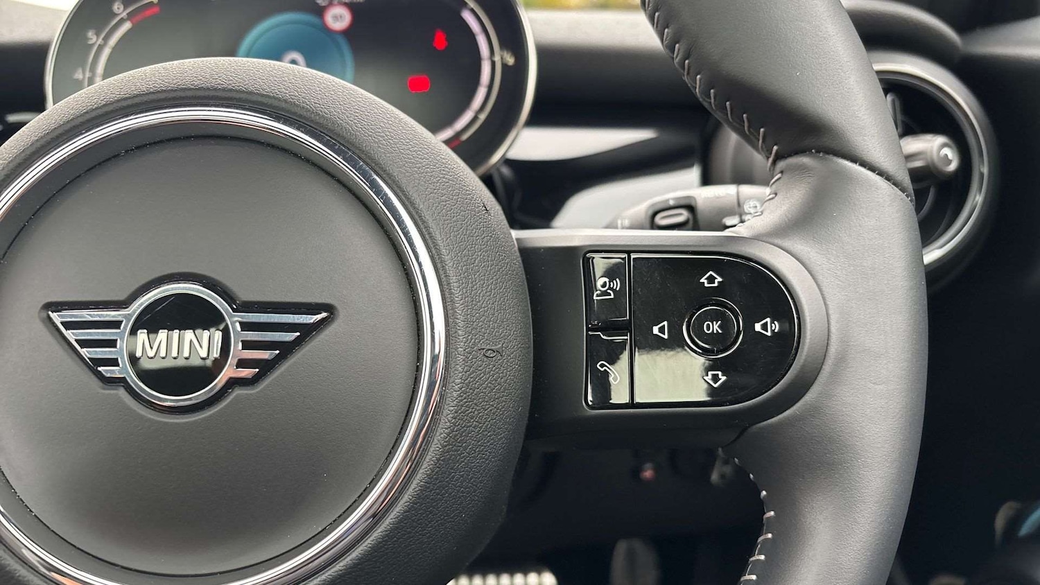 Used MINI Hatch 2024 for sale - 76286396: Photo 23