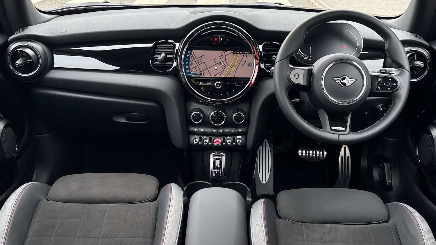 Used MINI Hatch 2024 for sale - 76286396: Photo 6