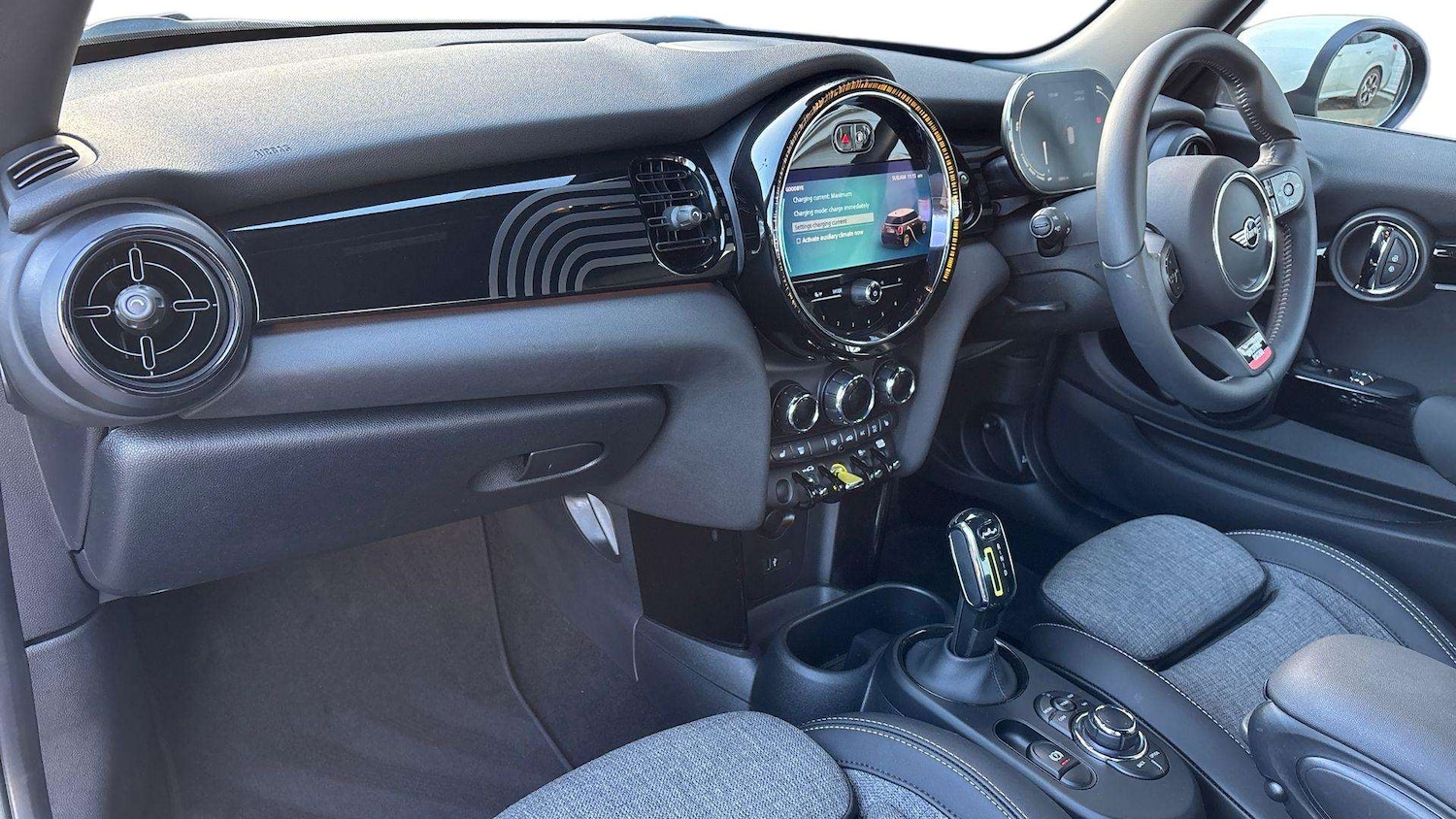 Used MINI Hatch 2023 for sale - 76902364: Photo 9