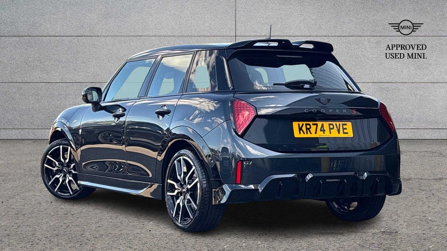 Used MINI Cooper 2024 for sale - 76242501: Photo 2