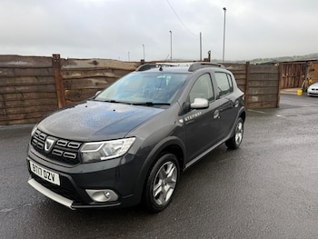 Used Dacia Sandero Stepway 2017 for sale - 77384260: Photo