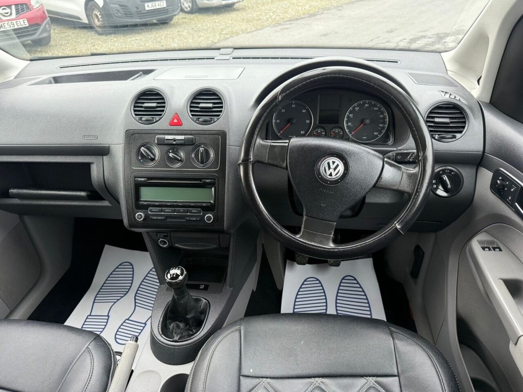 Used Volkswagen Caddy Maxi Life 2010 for sale - 77048946: Photo 11