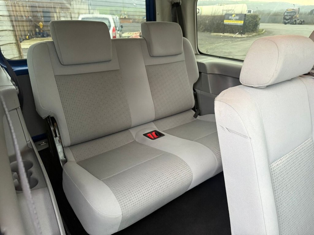 Used Volkswagen Caddy Maxi Life 2010 for sale - 77048946: Photo 14