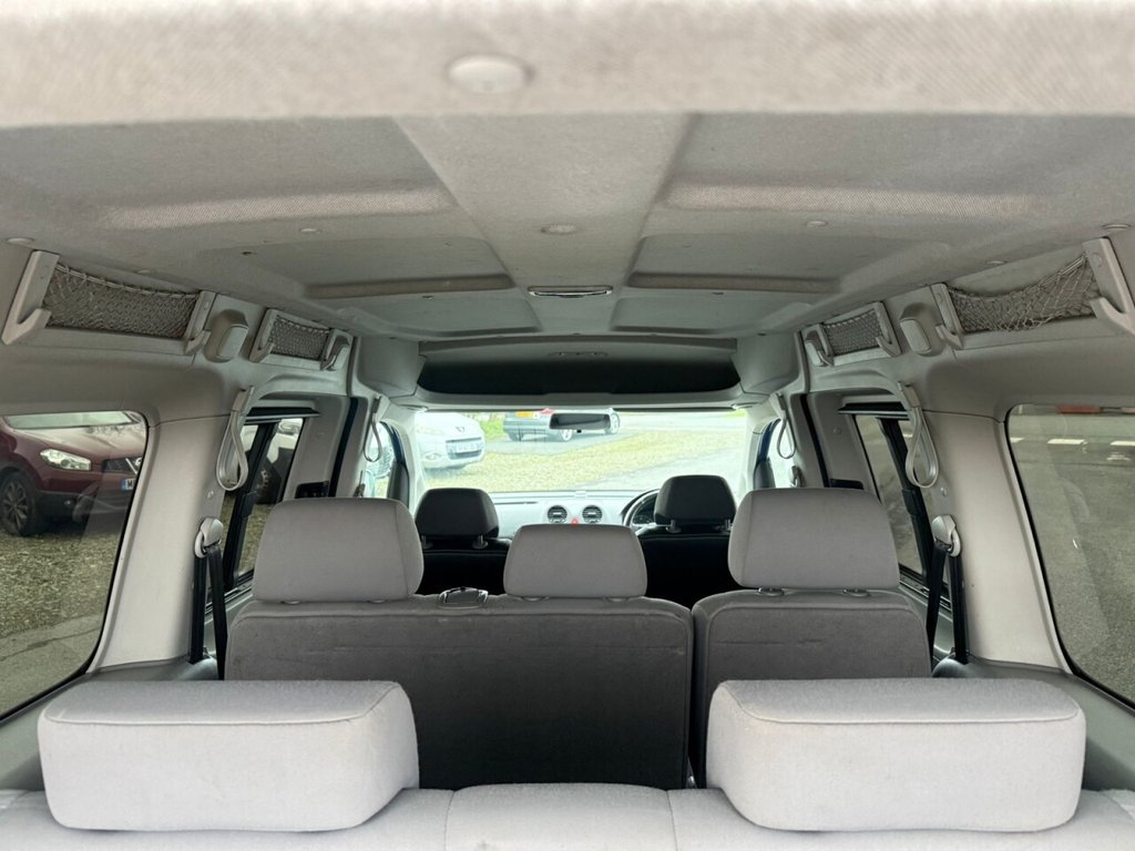 Used Volkswagen Caddy Maxi Life 2010 for sale - 77048946: Photo 15