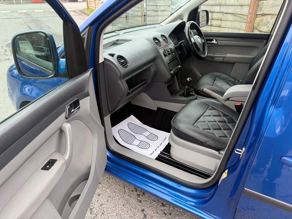 Used Volkswagen Caddy Maxi Life 2010 for sale - 77048946: Photo 16